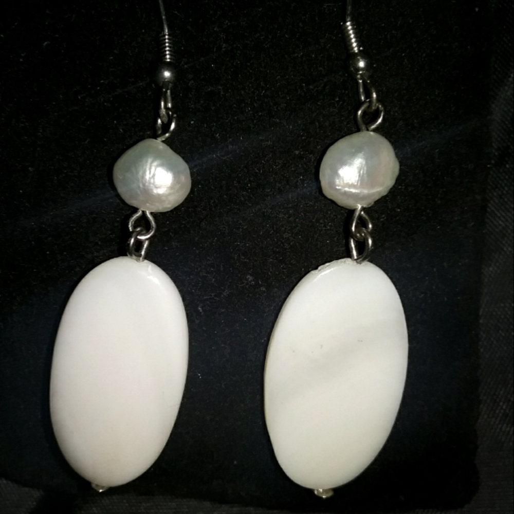 Genuine  Mother Of Pearl  Dangling  Earrings With Genuine Pearls